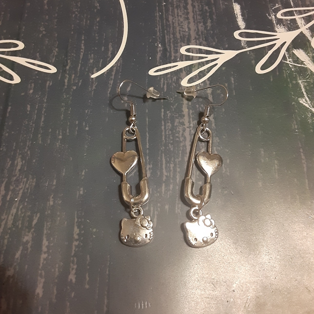 Hello Kitty Paperclip Heart Earrings